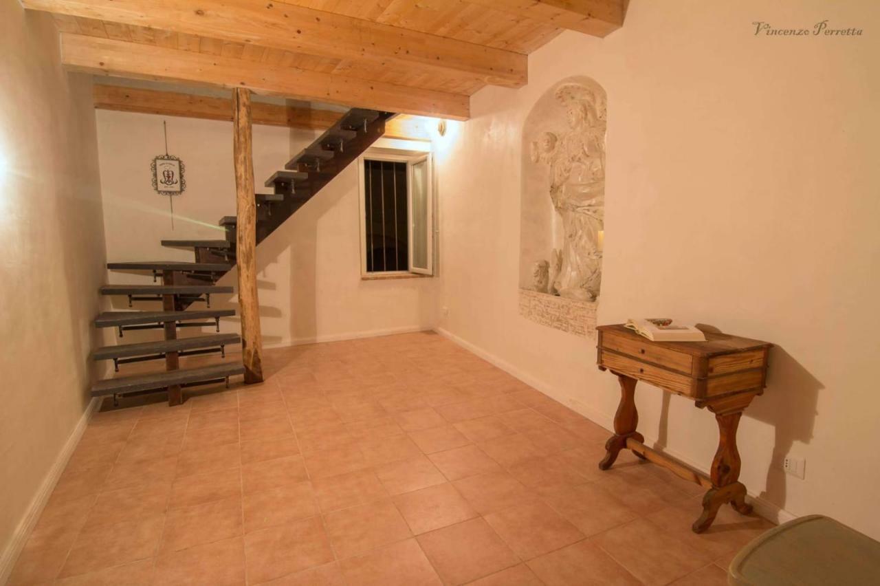 Villa L' Alcova Del Conte à Dragoni  Extérieur photo