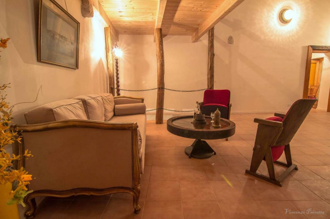Villa L' Alcova Del Conte à Dragoni  Extérieur photo